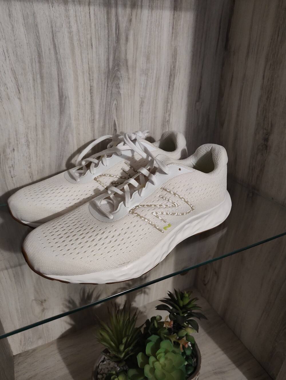New Balance Unisex White Athletic Running Shoes with Subtle Tan Accents